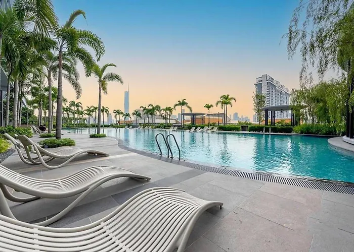Skyscraper 65 Kl Highest Outdoor Bathtub Luxury Lavish Designer Suite Penthouse Lv65 Kuala Lumpur